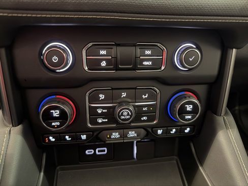 Used 2024 Chevrolet Tahoe Premier image 13