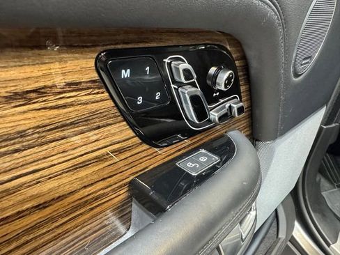 Used 2018 Land Rover Range Rover Supercharged image 22