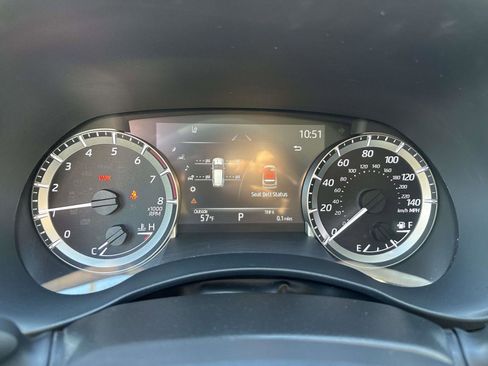 Used 2023 Toyota Highlander XLE image 26