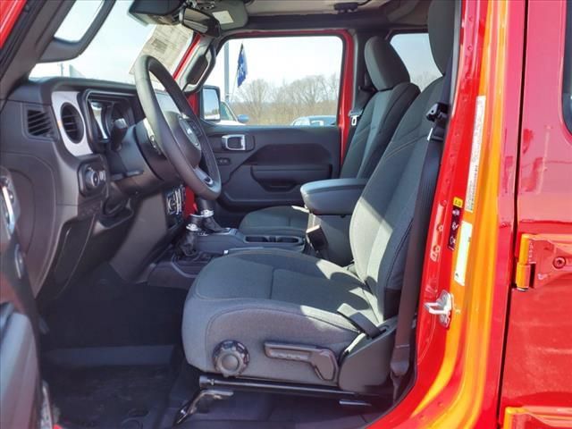 Used 2025 Jeep Wrangler Unlimited Sport AWD/4WD image 5