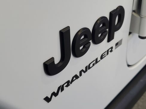 Used 2024 Jeep Wrangler Unlimited Sport AWD/4WD image 6