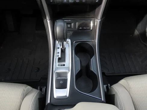 Used 2021 Subaru Ascent Premium w/ Convenience Package image 23