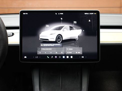 Used 2023 Tesla Model Y Long Range image 20