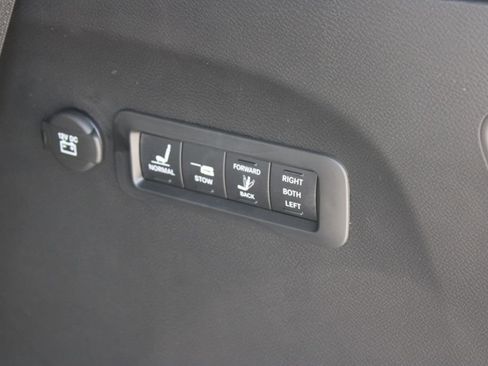 New 2026 Chrysler Pacifica Pinnacle image 10