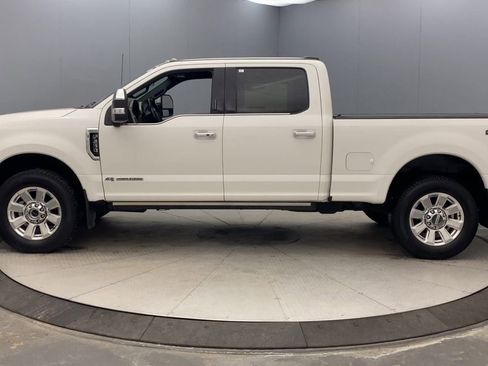 Used 2022 Ford F250 Platinum AWD/4WD image 2