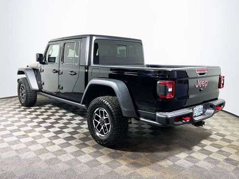 Used 2025 Jeep Gladiator Rubicon w/ Convenience Group image 6