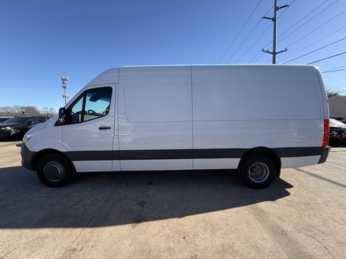 Used 2022 Mercedes-Benz Sprinter 3500 image 3