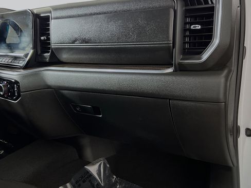 Used 2025 Chevrolet Silverado 2500 LT w/ Convenience Package image 34