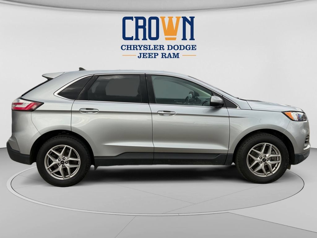 Used 2024 Ford Edge SEL AWD/4WD image 2