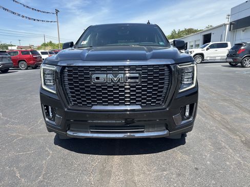 Used 2023 GMC Yukon Denali Ultimate AWD/4WD image 9