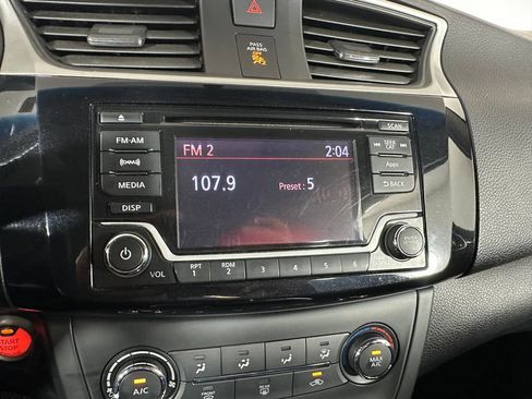 Used 2016 Nissan Sentra SV FWD image 14