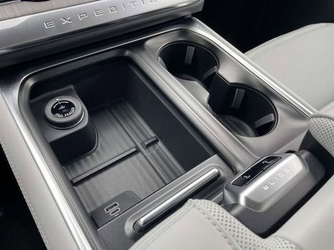 New 2026 Ford Expedition Max Platinum w/ Platinum Ultimate Package image 9