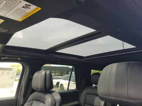 New 2025 Lincoln Navigator L Reserve w/ Jet Appearance Package AWD/4WD image 11
