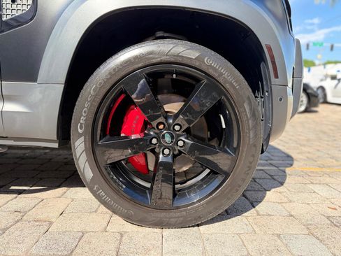 Used 2022 Land Rover Defender 110 S image 26