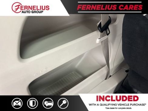 Used 2023 Chrysler Pacifica Limited FWD image 21