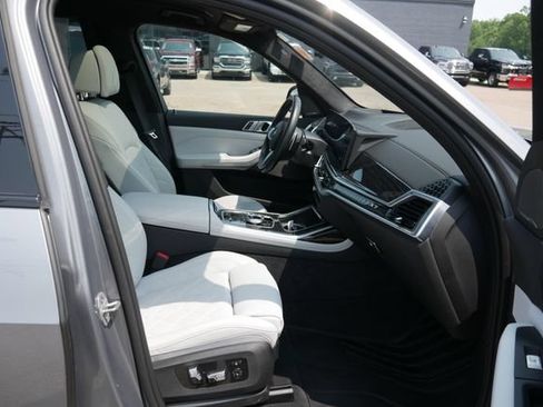 Used 2024 BMW X7 xDrive40i w/ Executive Package AWD/4WD image 30