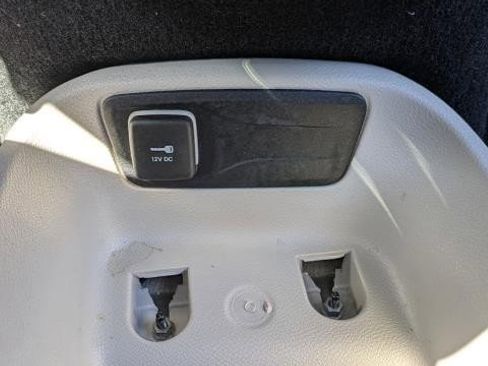 Used 2024 Chrysler Pacifica Touring-L FWD image 13