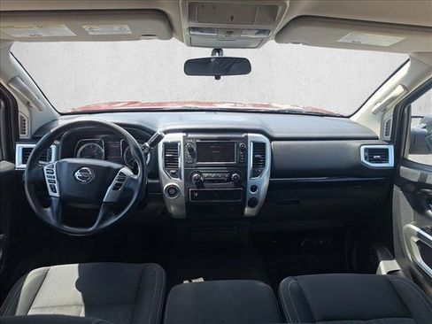 Used 2019 Nissan Titan SV RWD image 14