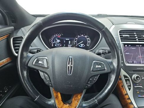 Used 2017 Lincoln MKX Reserve w/ Lincoln MKX Climate Package FWD image 10