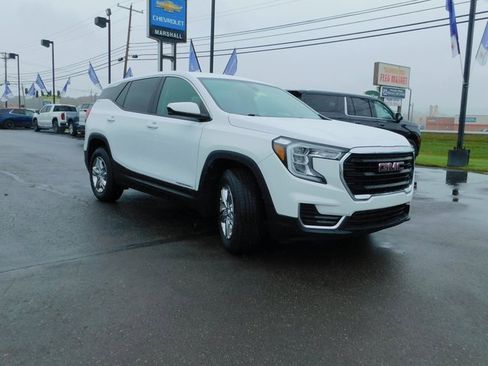 Used 2022 GMC Terrain SLE image 4