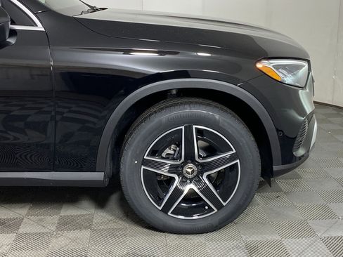 Used 2026 Mercedes-Benz GLC 300 4MATIC image 11