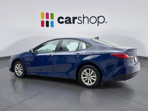 Used 2025 Toyota Camry LE image 3