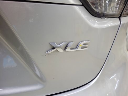 Used 2020 Toyota Corolla XLE image 8