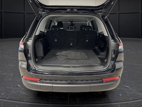 Used 2023 Jeep Grand Cherokee Limited w/ Luxury Tech Group II image 15