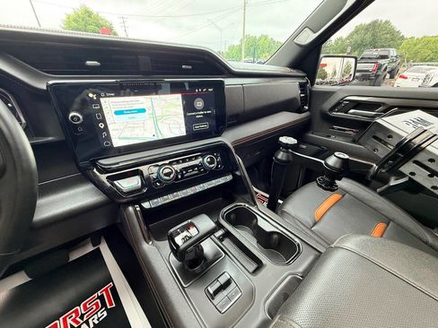 Used 2024 GMC Sierra 1500 AT4 w/ Technology Package AWD/4WD image 31