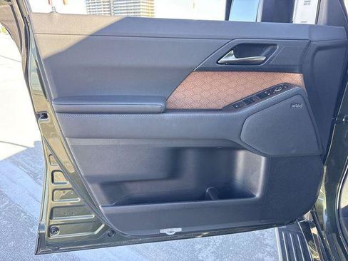 Certified 2025 Lexus GX 550 w/ Cold Area Package AWD/4WD image 13