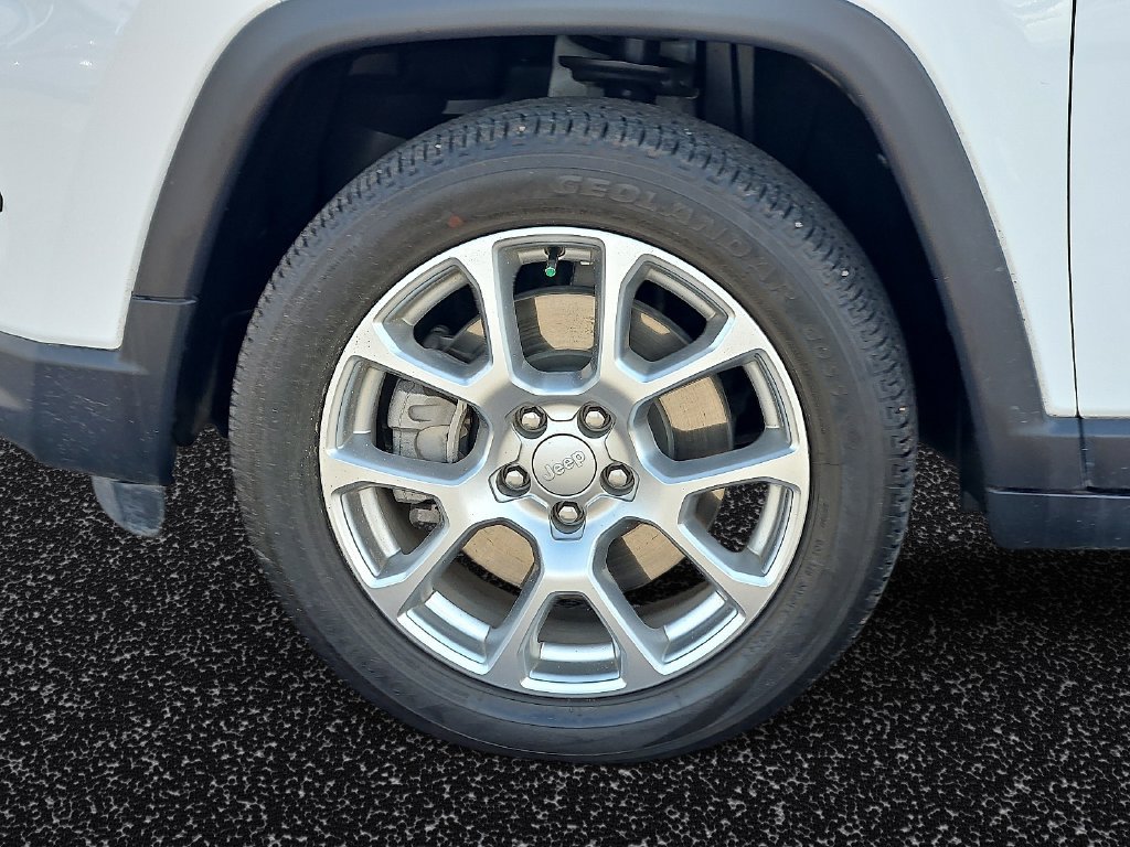 Used 2024 Jeep Compass Latitude AWD/4WD image 8