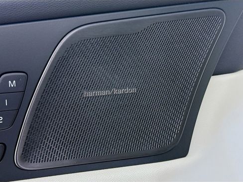 New 2026 Volvo XC60 T8 Ultra w/ Protection Package Premier image 19