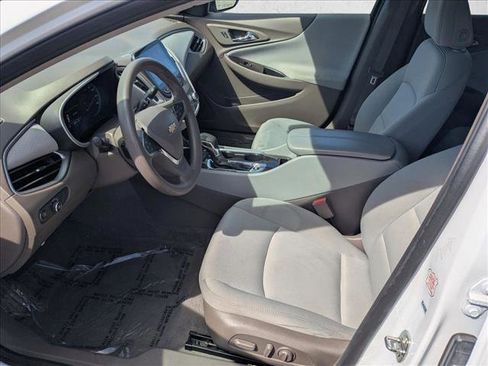 Used 2022 Chevrolet Malibu LT FWD image 16