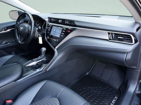 Used 2020 Toyota Camry SE FWD image 28