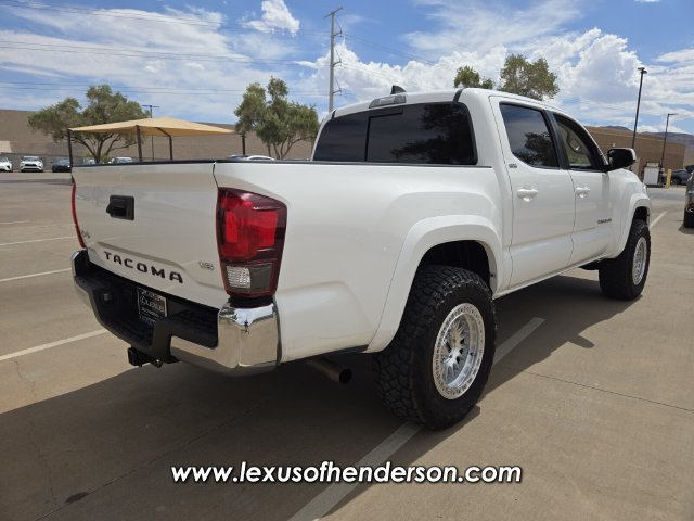 Used 2022 Toyota Tacoma SR5 AWD/4WD image 6