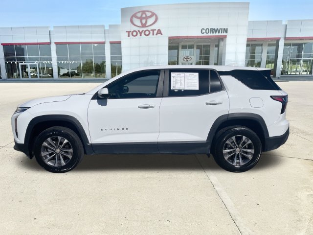 Used 2025 Chevrolet Equinox LT w/ Safety and Technology Package FWD image 2