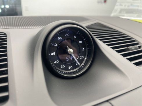 Certified 2025 Porsche Cayenne E-Hybrid Coupe image 24