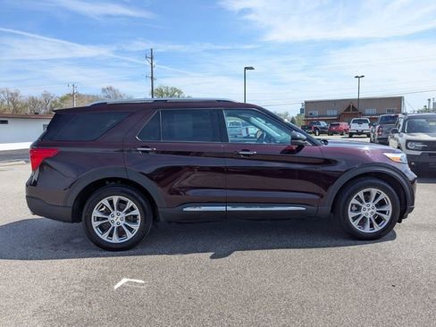 Used 2022 Ford Explorer Limited w/ Equipment Group 301A image 10