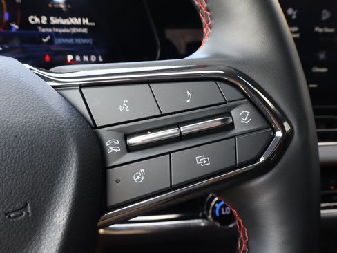 Used 2025 Chevrolet Equinox RS w/ Convenience Package III FWD image 27