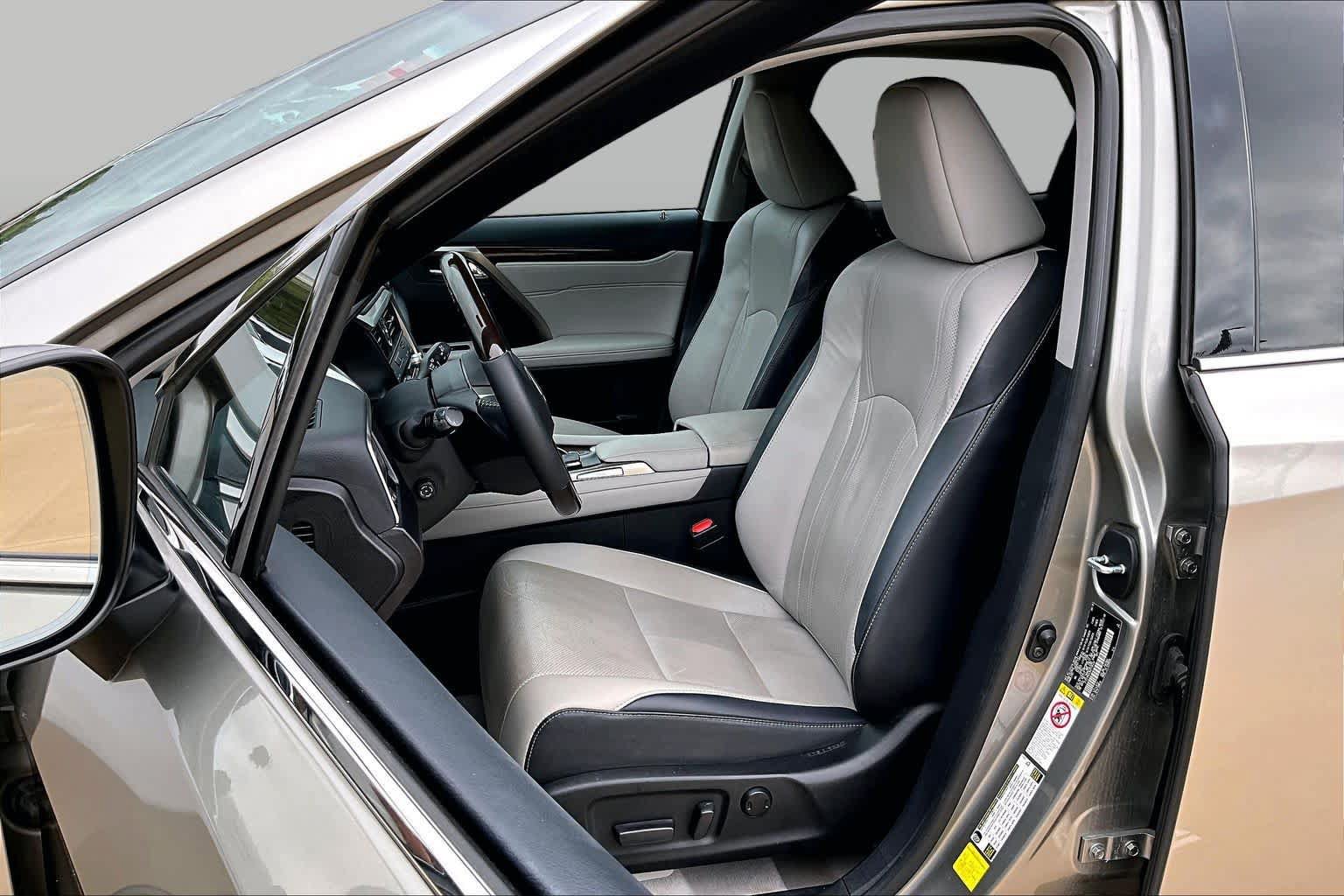 Used 2019 Lexus RX 350 FWD w/ Navigation Package image 8