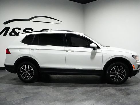 Used 2021 Volkswagen Tiguan SE image 5