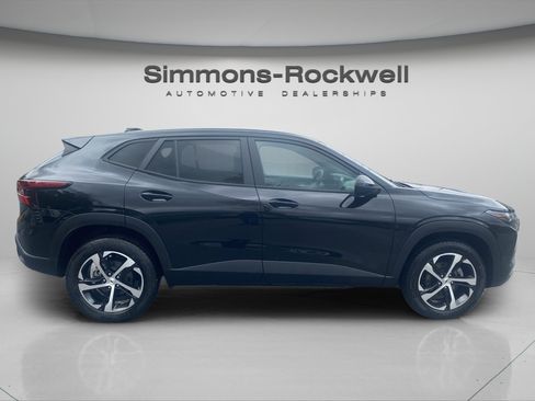 Used 2024 Chevrolet Trax RS w/ Driver Confidence Package FWD image 6