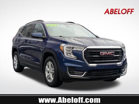 Used 2022 GMC Terrain SLE w/ Driver Convenience Package image 1