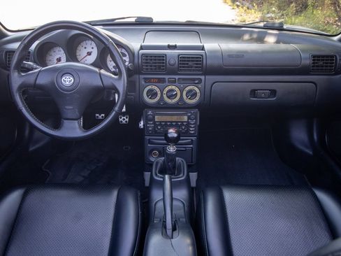Used 2002 Toyota MR2 RWD image 28