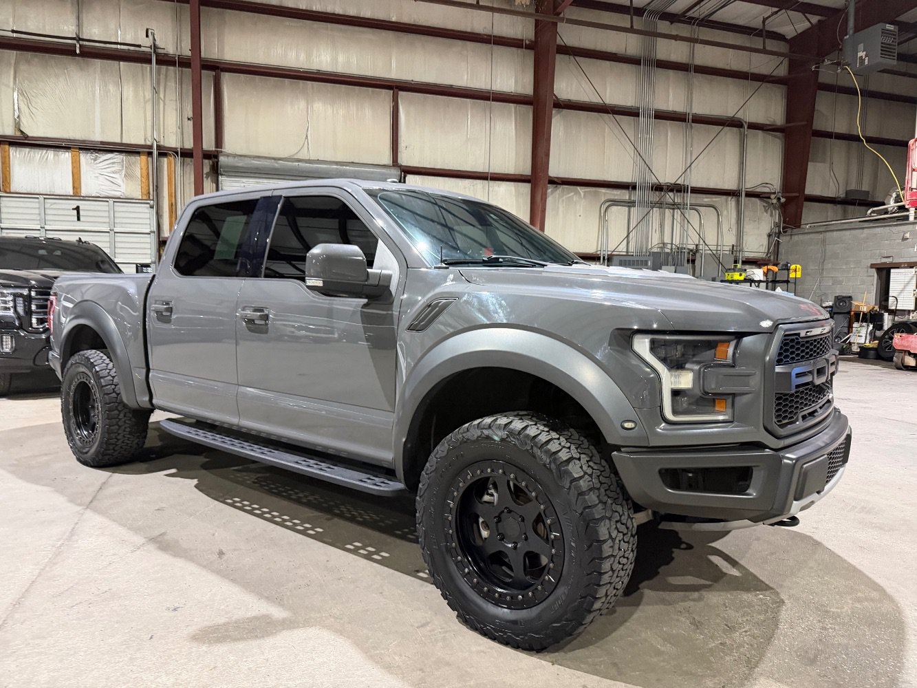 Used 2018 Ford F150 Raptor w/ Equipment Group 802A Luxury AWD/4WD image 2
