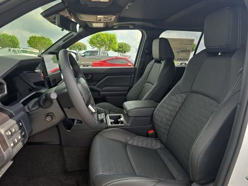 New 2026 Toyota 4Runner TRD Off-Road Premium AWD/4WD image 15