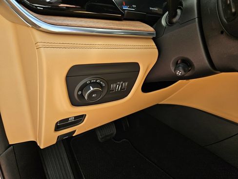 New 2026 Jeep Grand Cherokee Summit AWD/4WD image 15