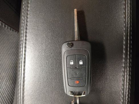 Used 2017 Chevrolet Equinox LT w/ Driver Confidence Package II image 32