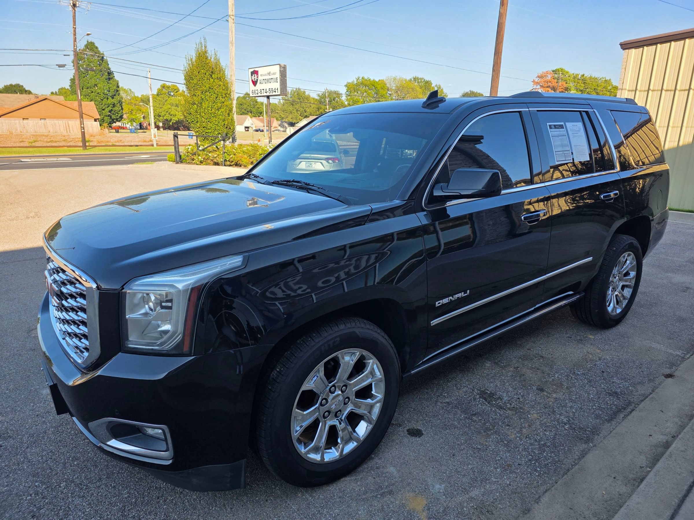 Used 2018 GMC Yukon Denali w/ Open Road Package AWD/4WD image 4