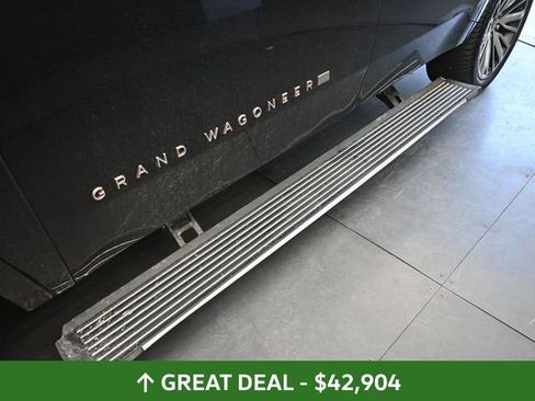 Used 2022 Jeep Grand Wagoneer Series III AWD/4WD image 17